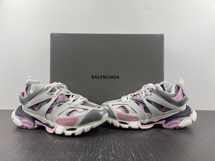 B*alenciaga Track AM221112-3