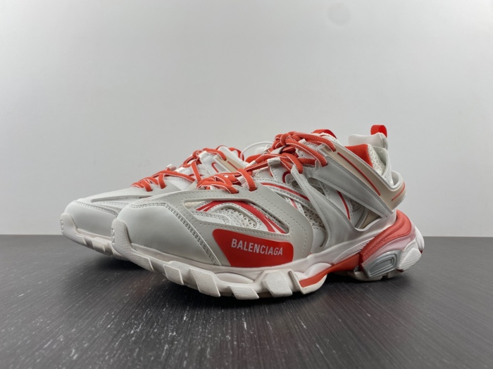 B*alenciaga Track AM221112-10