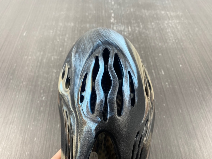 Yeezy Foam Runner MX Carbon  lD4126
