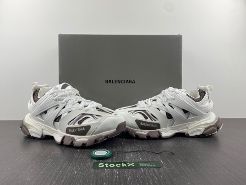 B*alenciaga Track AM221114-2