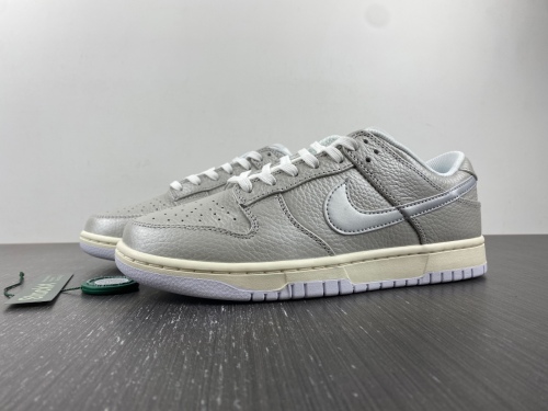 Dunk Low Metallic Silver  DX3197-095