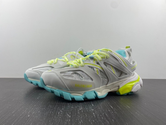 B*alenciaga Track AM221114-3