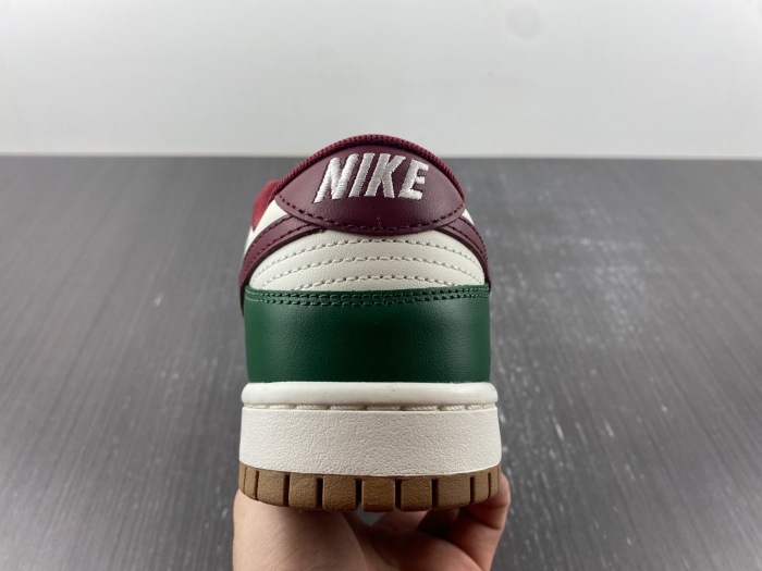 Dunk Low Gorge Green FB7160-161