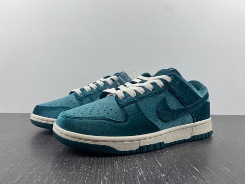 Dunk Low Velvet Teal DZ5224-300