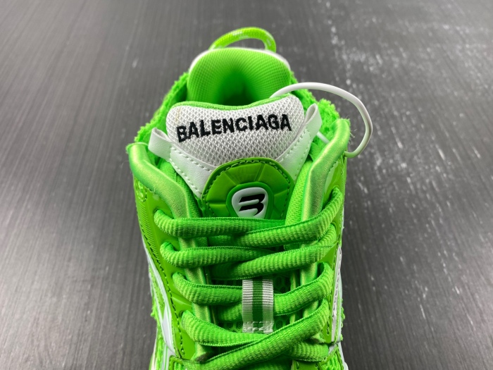 B*alenciaga runner AM221225-2