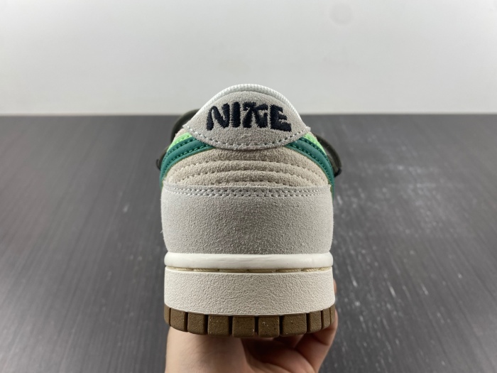 Dunk Low SE 85 Double Swoosh Sail Green