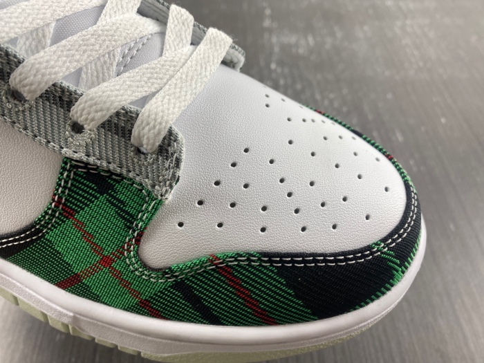 Dunk Low Tartan Plaid  DV0827-100