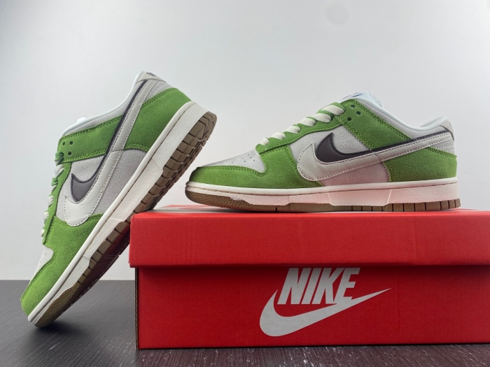 Dunk Low SE 85 Double Swoosh Sail Green  DO9457-100