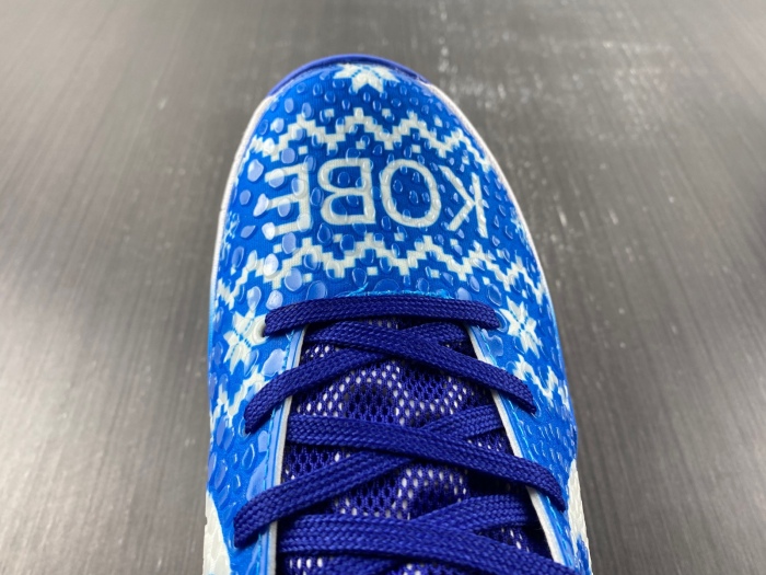 Kobe 6 Protro Christmas CW2190-111