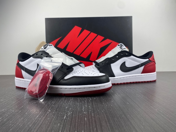 Air Jordan 1 Low Retro Black Toe 555088-125
