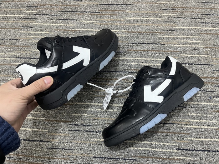 O*ff W*hite Out Of Office OOO Low Tops CL221230-8