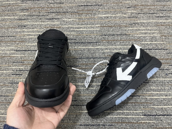 O*ff W*hite Out Of Office OOO Low Tops CL221230-8
