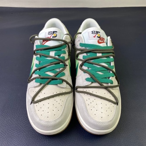 Dunk Low SE 85 Double Swoosh DO9457-100