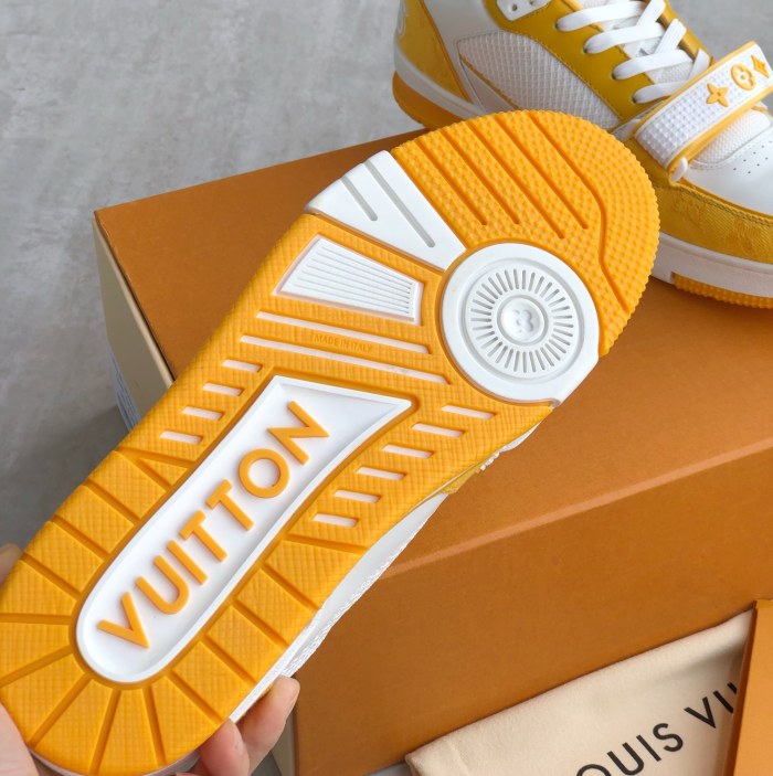 Men L*ouis V*uitton Top Sneaker Trainer CP230314-10