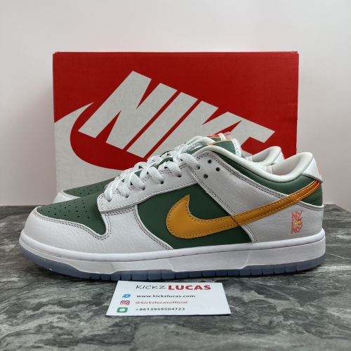 Dunk Low SE NY vs. NY DN2489-300