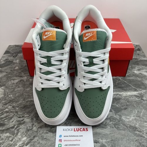 Dunk Low SE NY vs. NY DN2489-300