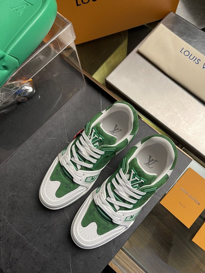 Men L*ouis V*uitton Top Sneaker Trainer RR230330-25