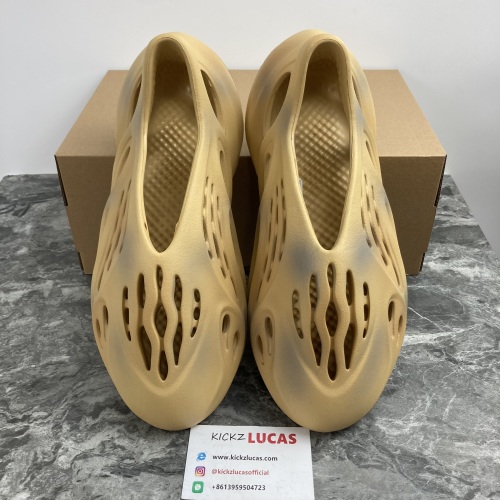 Yeezy Foam Runner Desert Sand  GV6843