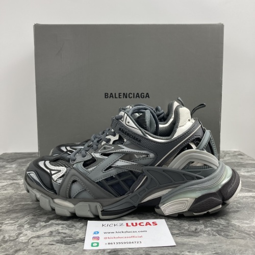 B*alenciaga Track AM230331