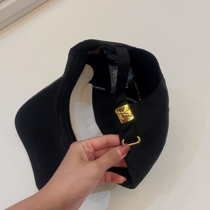 L*ouis V*uitton  Hats Top XX230421-1