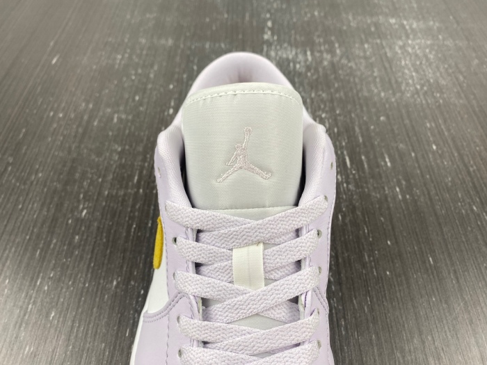 Air Jordan 1 Low Barely Grape  DC0774-501