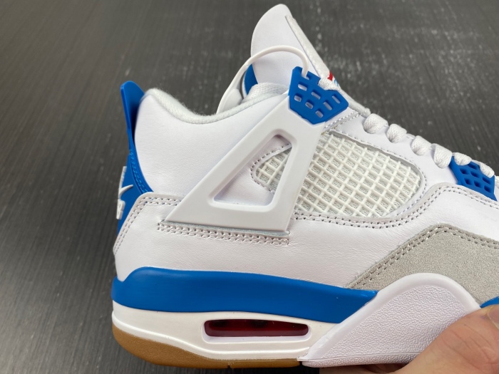 Air Jordan 4 Retro SB Pine Blue DR5415-104