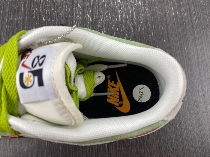 Dunk Low SE 85 Double Swoosh avocado D09457-100