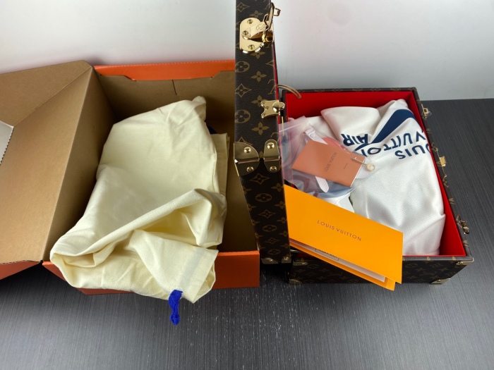 Air Jordan 1 x OFF-WHITE x L*ouis V*uitton
