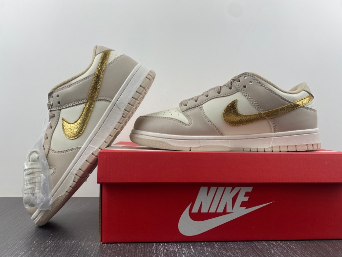 Dunk Low Phantom Metallic Gold  DX5930-001