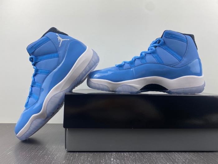 Air Jordan 11 Ultimate Gift of Flight  717602-900