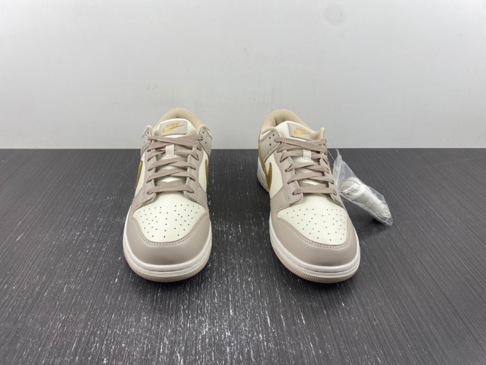 Dunk Low Phantom Metallic Gold  DX5930-001