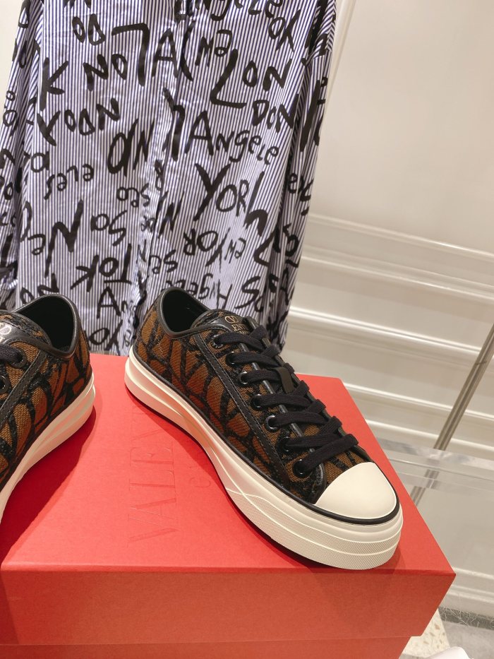 Men And Women 𝑉*𝐴𝐿𝐸𝑁𝑇𝐼𝑁𝑂 Top Canvas Shoe CP 20230608-26