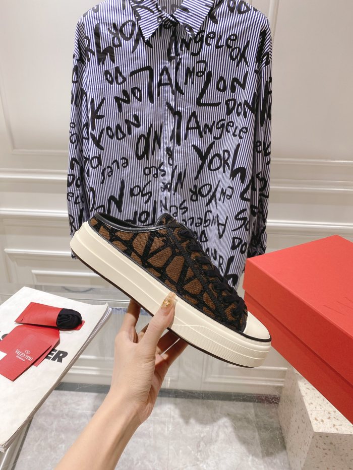 Men And Women 𝑉*𝐴𝐿𝐸𝑁𝑇𝐼𝑁𝑂 Top slippers CP 20230607-30