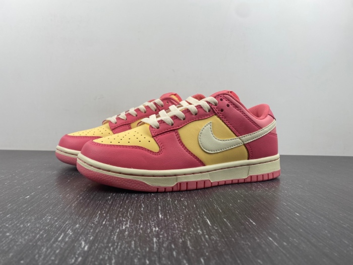 Dunk Low Strawberry Peach Cream DH9765-200