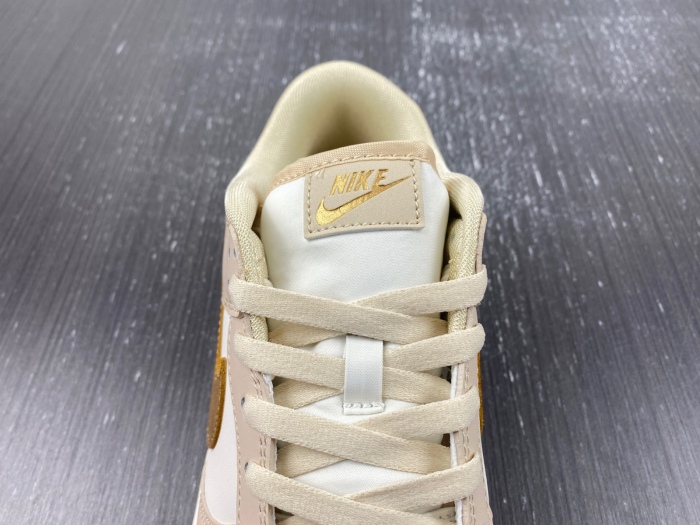 Dunk Low Phantom Metallic Gold  DX5930-001