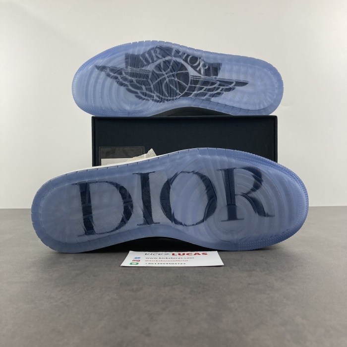 Air Jordan 1 Retro Low D*ior CN8608 002
