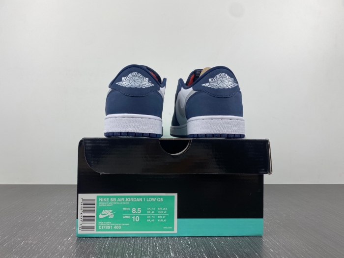 Air Jordan 1 Low SB Midnight Navy  CJ7891-400
