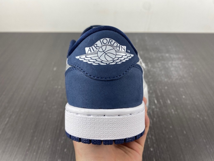 Air Jordan 1 Low SB Midnight Navy  CJ7891-400
