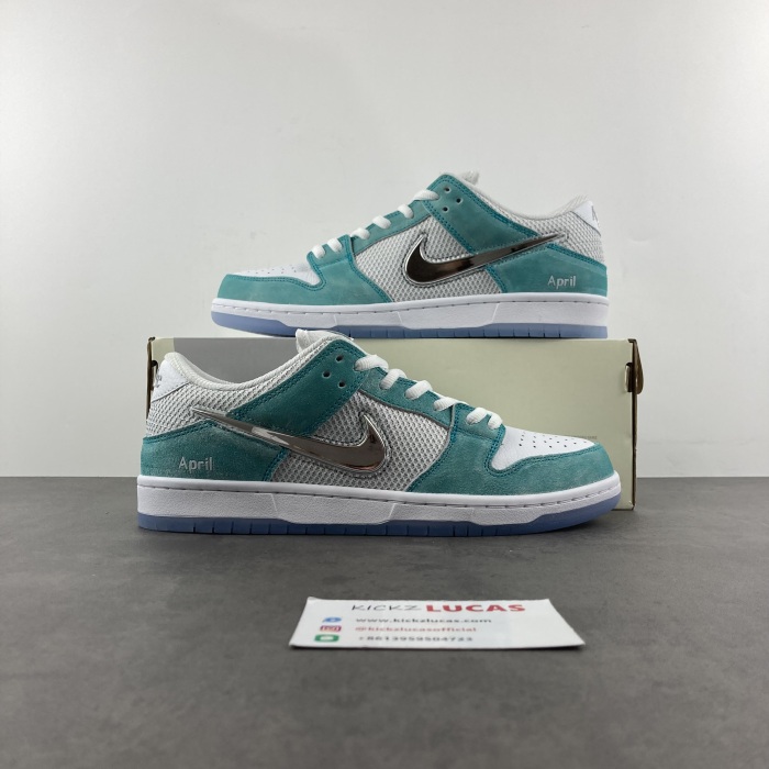 April Skateboards x SB Dunk Low  FD2562-400