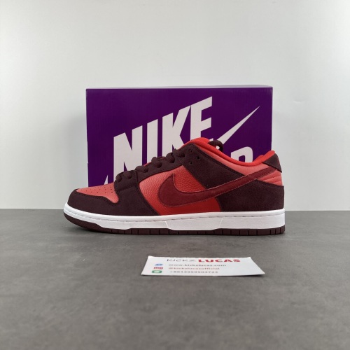 SB Dunk Low Cherry  DM0807-600
