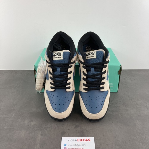 SB Dunk Low Light Cream Thunderstorm  BQ6817-200