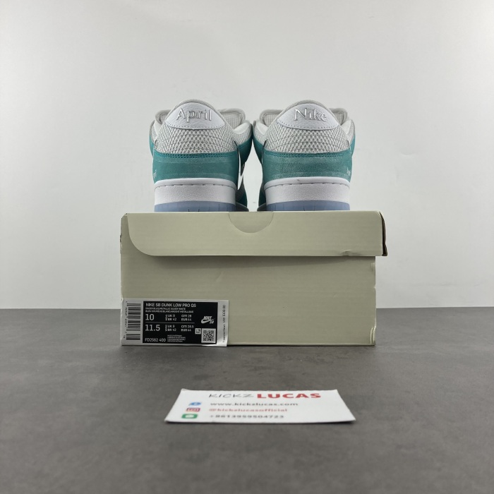 April Skateboards x SB Dunk Low  FD2562-400