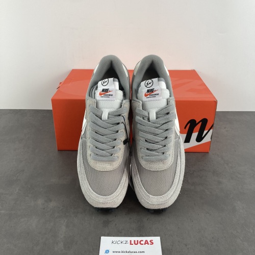 LD Waffle SF sacai Fragment Grey  DH2684-001