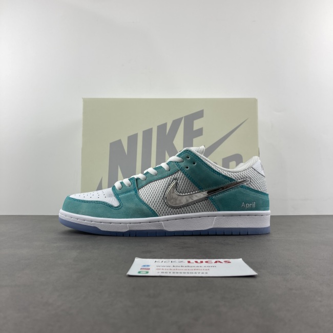 April Skateboards x SB Dunk Low  FD2562-400