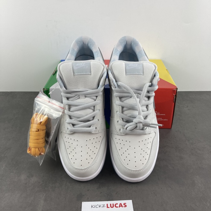 SB Dunk Low White Lobster (Friends and Family)  FD8776-100