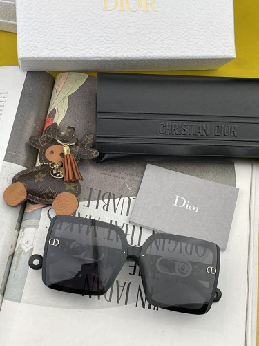 D*ior Glasses XX 20230706-38