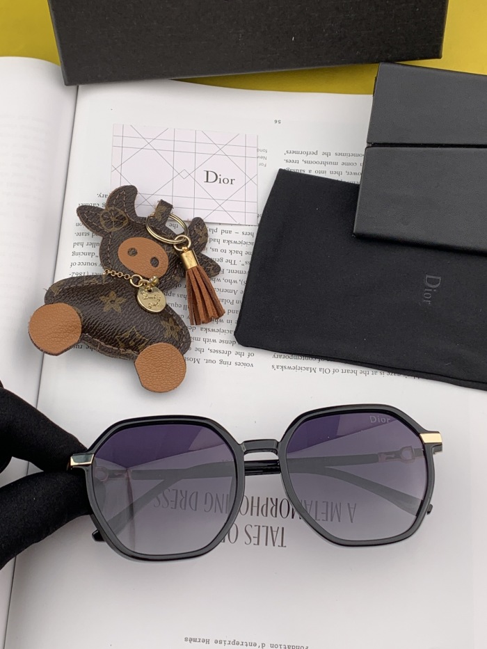 D*ior Glasses XX 20230706-106