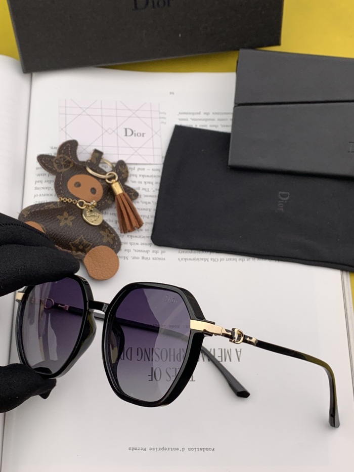 D*ior Glasses XX 20230706-106