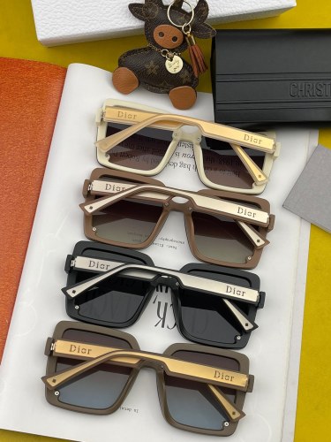 D*ior Glasses XX 20230706-93