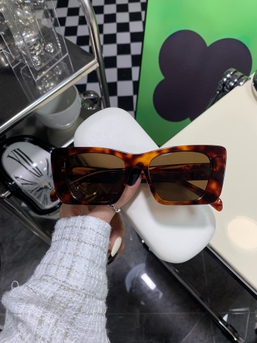 C*ELINE Glasses Top XX 20230706-21
